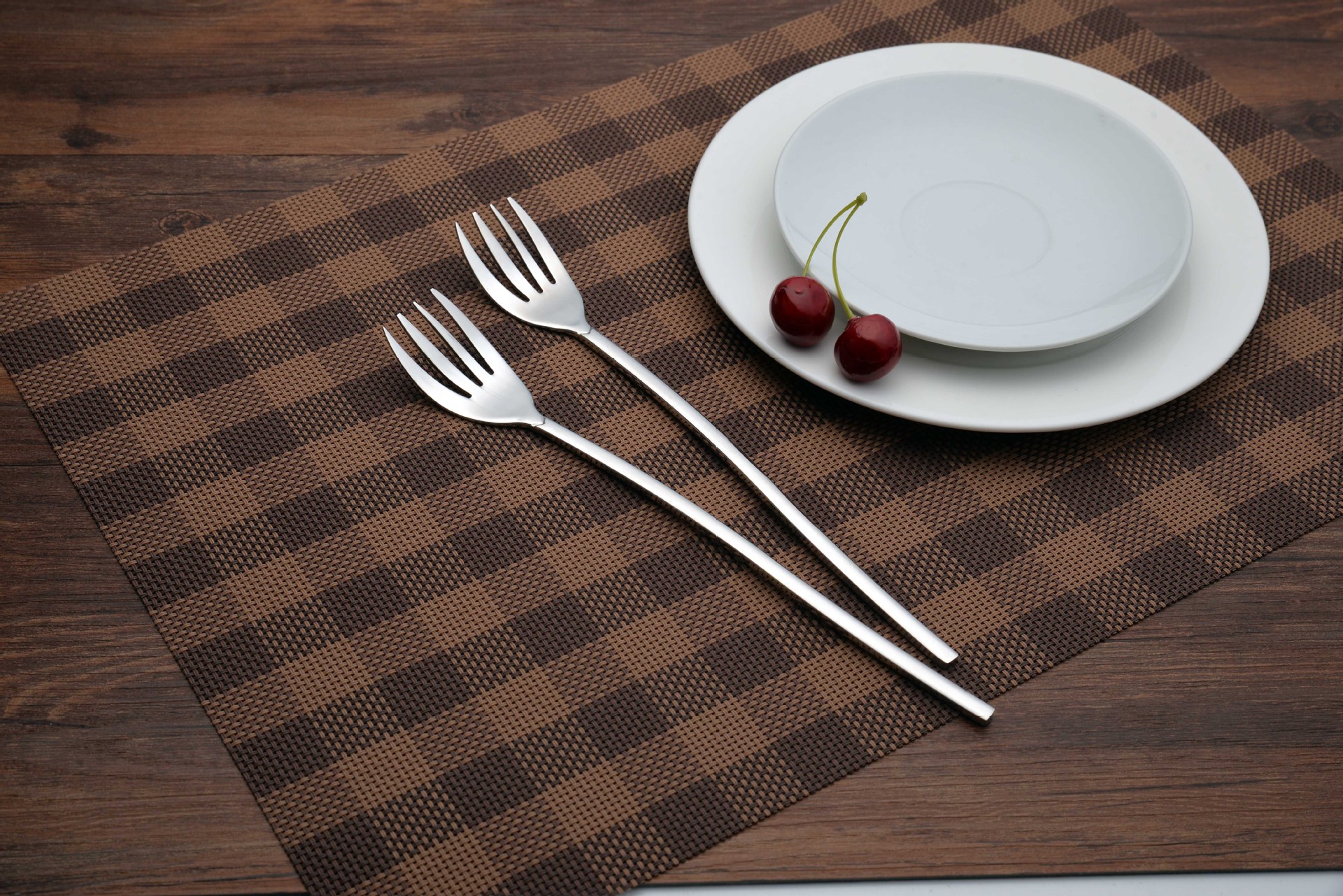 how cutlery is typically sold